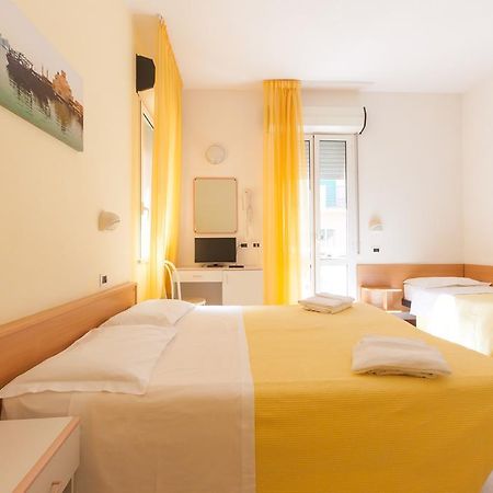 Hotel Paola Garden - Nuova Gestione Bellariva Di Rimini Bagian luar foto
